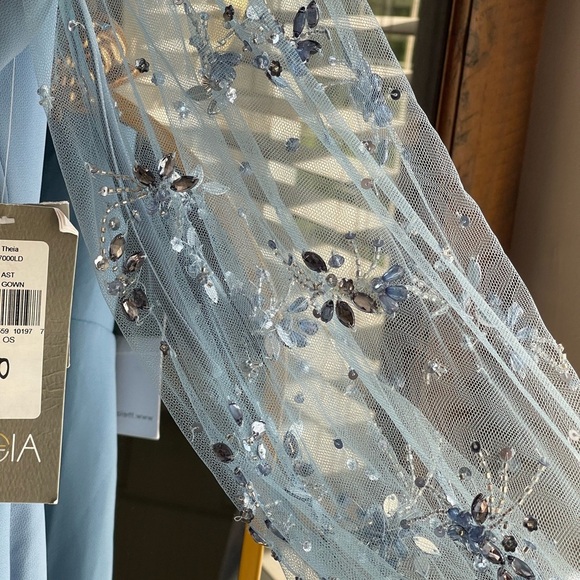 NWT Theia Kiera Light Blue Beaded Puff Sheer Sleeve Ethereal Gown - Picture 9 of 17